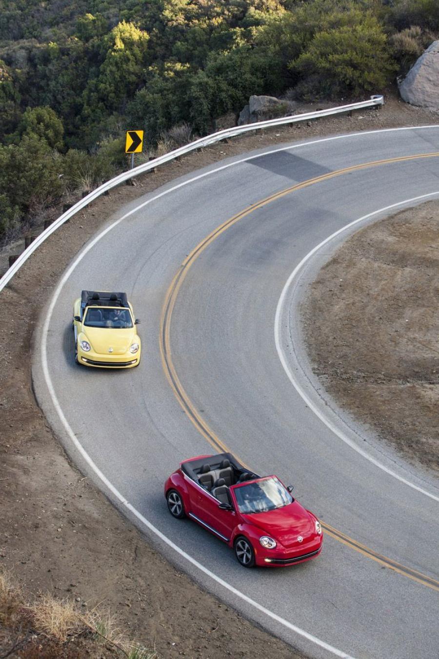  Volkswagen Beetle Cabriolet 2012 года  (фото 48 из 107)
